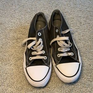 Airwalks low tops
